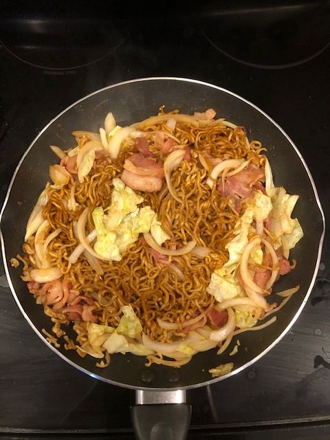 Yakisoba (Stir-fried soba noodles, 焼きそば)