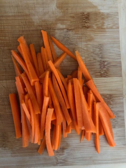 Kinpira Gobo (Japanese style stir-fried burdock root with carrot, きんぴらごぼう)