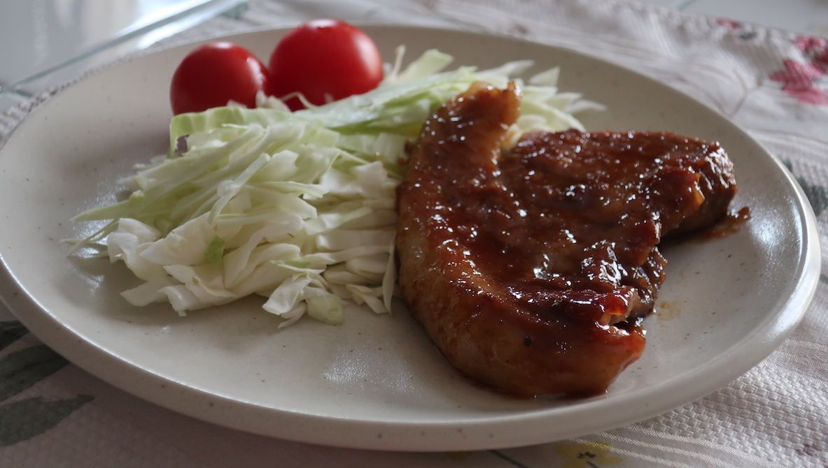 Buta no shougayaki (Japanese stir-fried pork with ginger, 豚の生姜焼き)