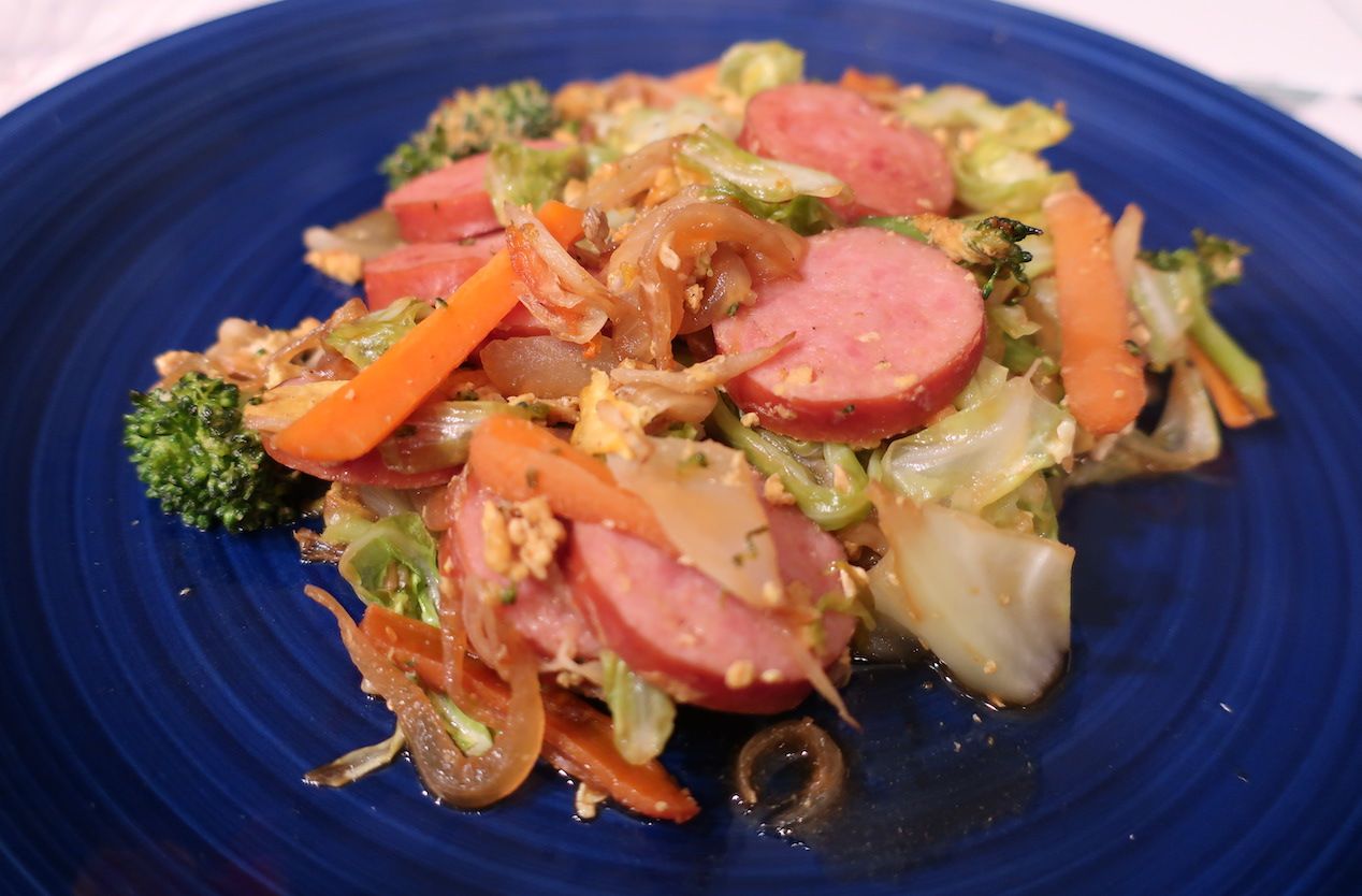 Stir-fried sausage with vegetables, egg and soy sauce (ソーセージと野菜の卵醤油炒め)