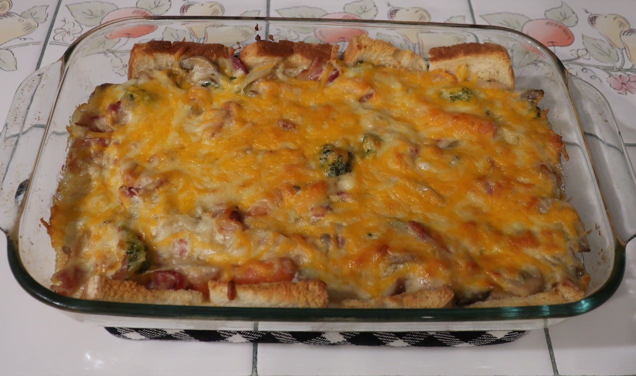 Bacon Vegetable Bread Gratin (Casserole with bacon, vegetables and bread, ベーコンと野菜のパングラタン)