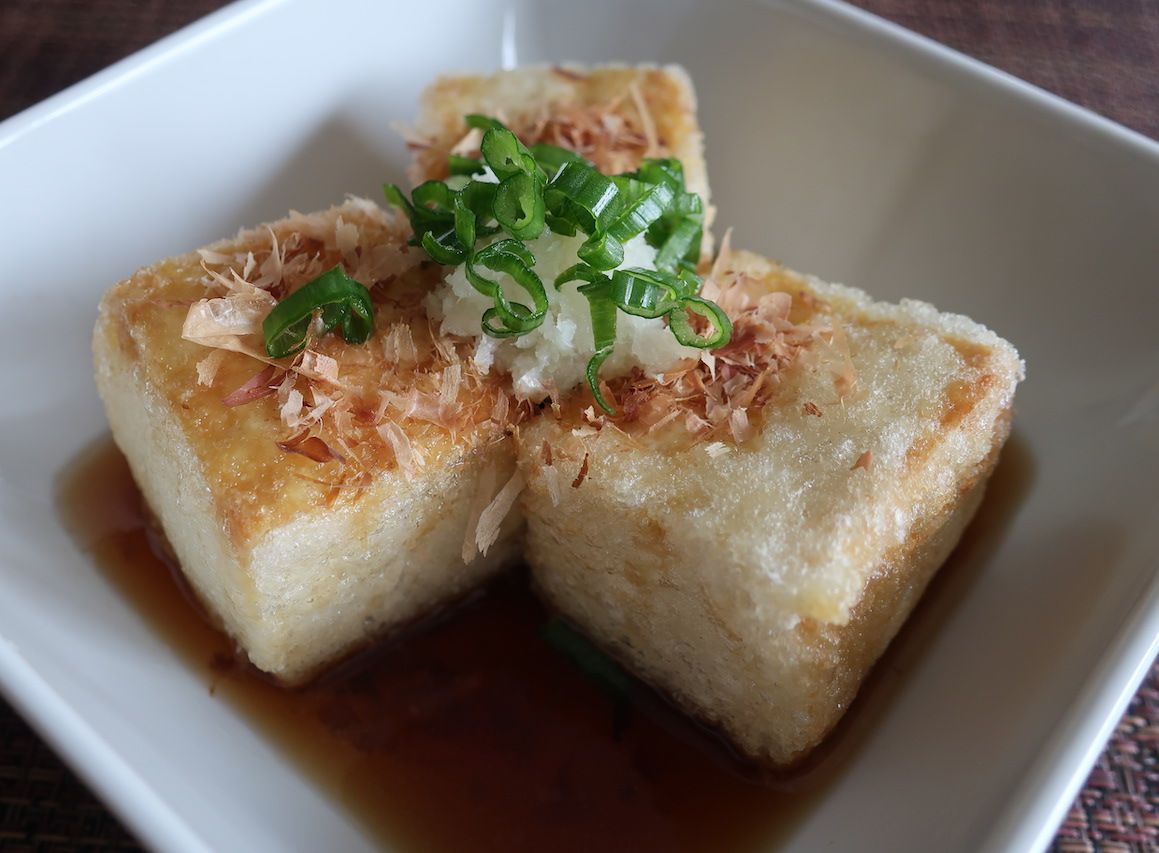 Agedashi Tofu (Deep-Fried Tofu With Tsuyu Sauce, 揚げ出し豆腐)