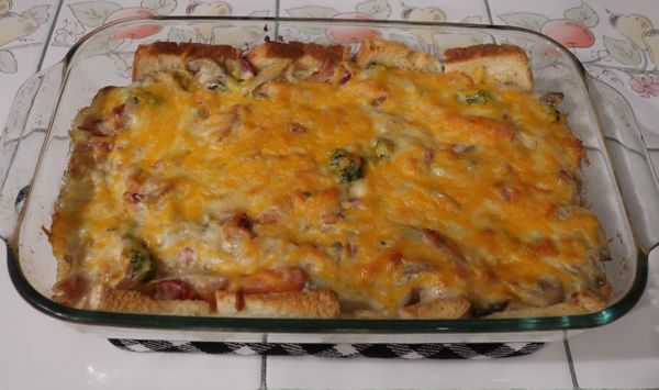 Bacon Vegetable Bread Gratin (Casserole with bacon, vegetables and bread, ベーコンと野菜のパングラタン)